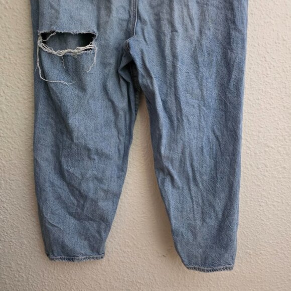American Eagle Destroyed Relaxed Mom Jeans Light Wash Women's Size 14 X-Short - Picture 6 of 8